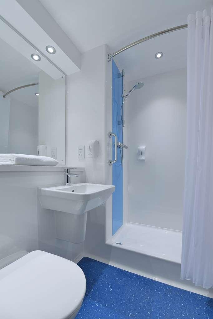 Travelodge Battersea London Szoba fotó