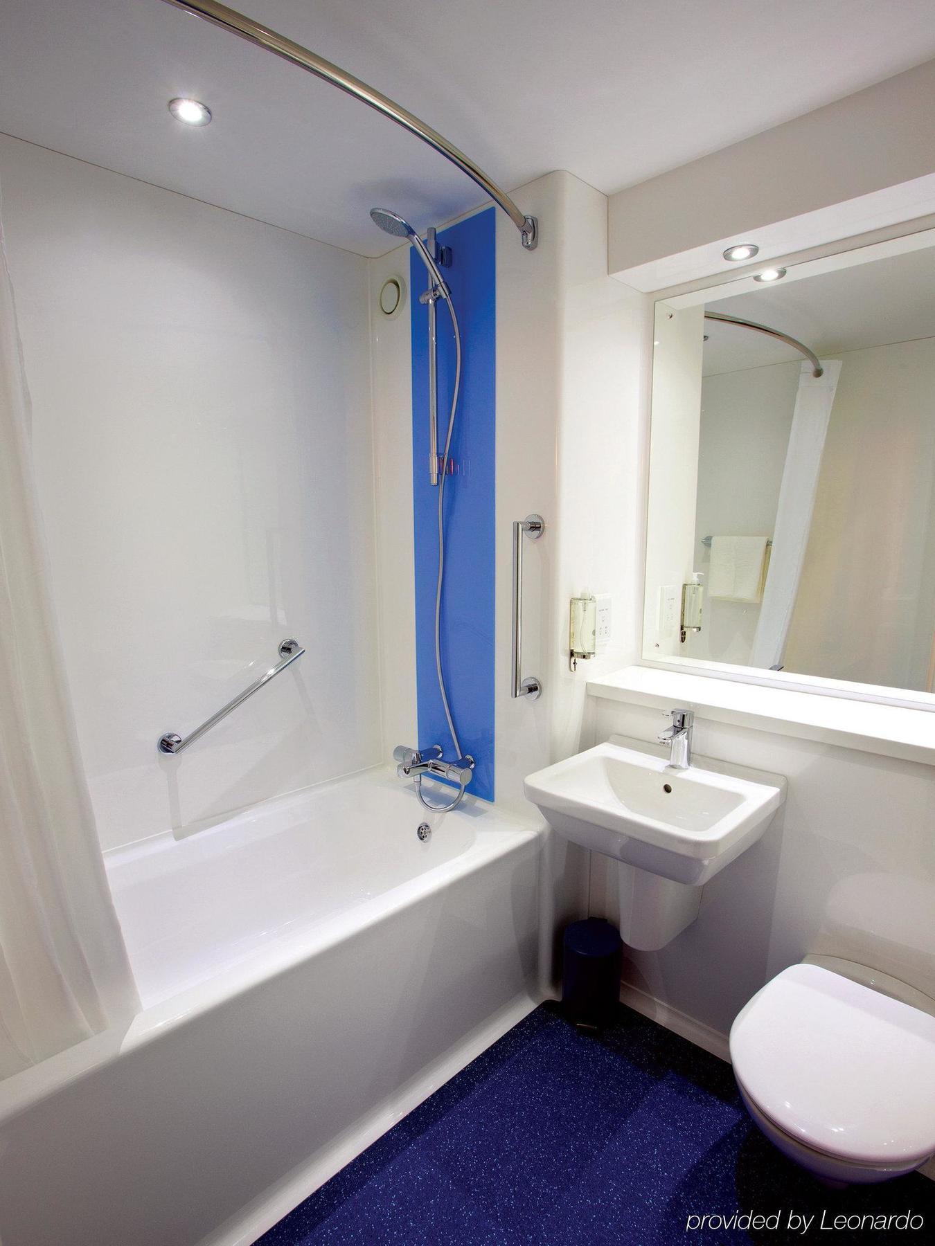 Travelodge Battersea London Kültér fotó