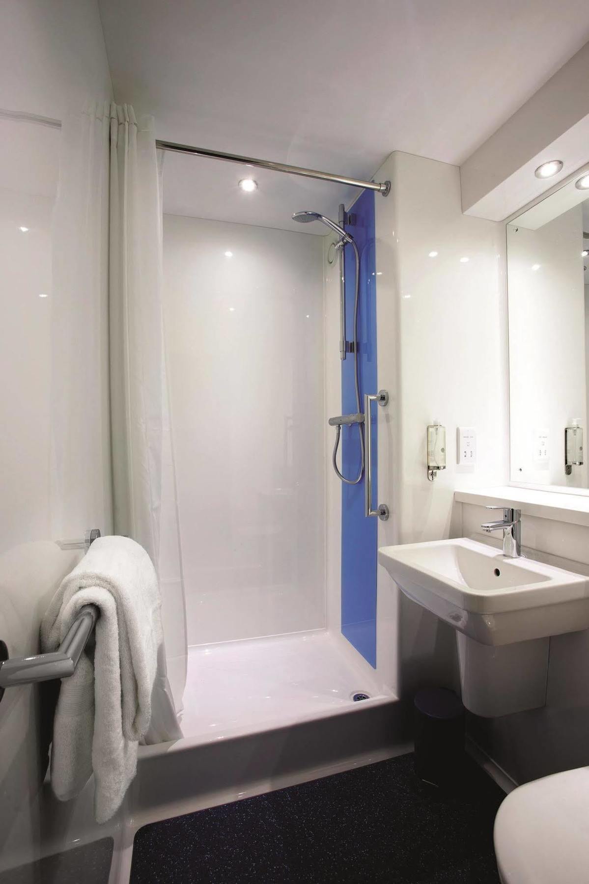 Travelodge Battersea London Kültér fotó